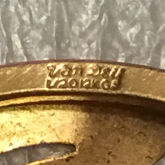 Vintage and very lovely 1/20 12K gold filled rhinestone brooch by Van Dell - Picture 4 of 7